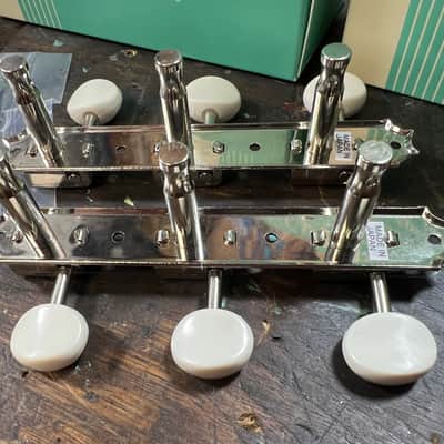 Kluson ®️Les Paul Junior Tuners  Traditional "Three on a Plate single The original  Single line image 5