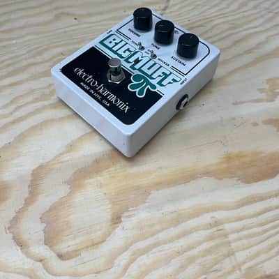 Electro-Harmonix Big Muff Pi with Tone Wicker Distortion / Sustainer 2008 - Present - White / Black / Green image 7