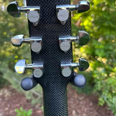 Rainsong OM1000 Early 2000s - Carbon Fiber - Like New - No fret wear - No scratches image 3