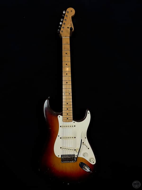 Fender Stratocaster from 1958 in sunburst finish with newer case image 1