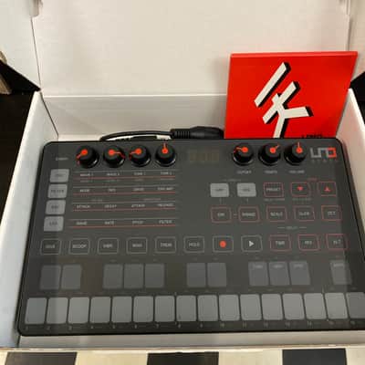IK Multimedia UNO Analog Synth 2010s - Black image 1
