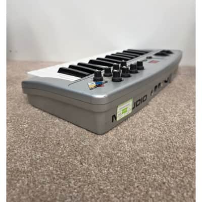 M-Audio Oxygen 8 - MIDI Controller - Good image 9