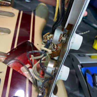 Video! Fender John Mayer Signature Stratocaster - Shoreline Gold w/ Maroon Racing Stripe image 14