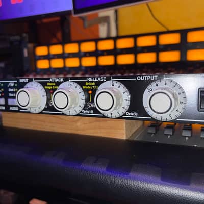 Empirical Labs EL8-X Distressor with British Mode 2010s - Black image 3