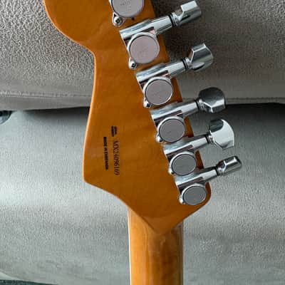 Immagine Fender Kurt Cobain Jaguar 2014 - Present - 3-Color Sunburst - 4