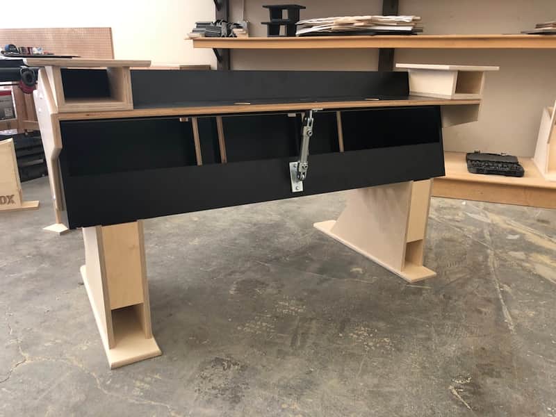 Recording Studio Desk \ Dangerfox Inc Genesis 24u - Free