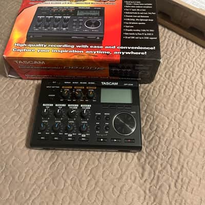 TASCAM DP-006 6-Track Digital Pocketstudio Recorder 2013 - Present - Black image 2