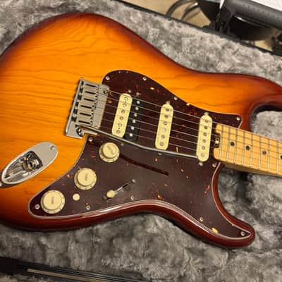 2016 Fender USA Elite Stratocaster HSS Ash Body Maple fretboard near MINT RARE image 1