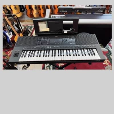 Tastiera workstation arranger 61 tasti Yamaha PSR SX 700 - Usata