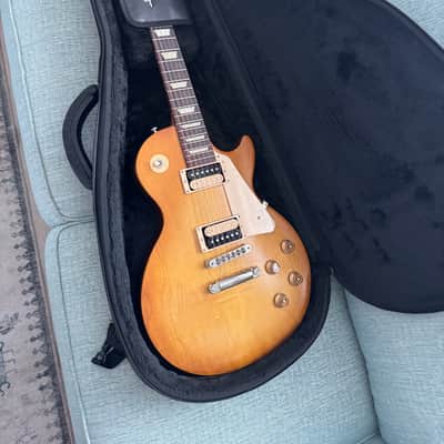 Gibson Les Paul Tribute Custombuckers 50s Wiring Honeyburst Gibson Soft Case Preview Video image 18