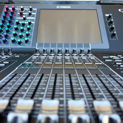 Yamaha CL1 Digital Mixing Console 2012 image 8
