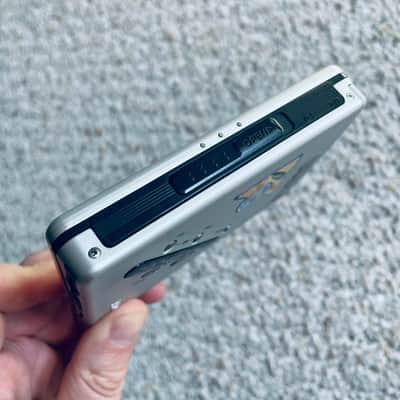 Sony EX672 Walkman Cassette Player, Excellent Silver ! Working ! image 3