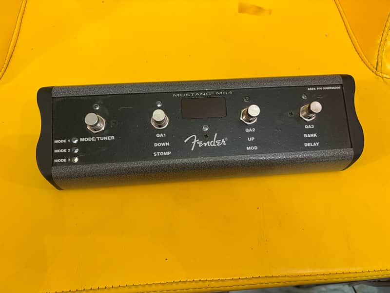 Fender 008-0996-000  MS4 Mustang 4-Button Footswitch with 1/4" Jack 2010s - Black image 1