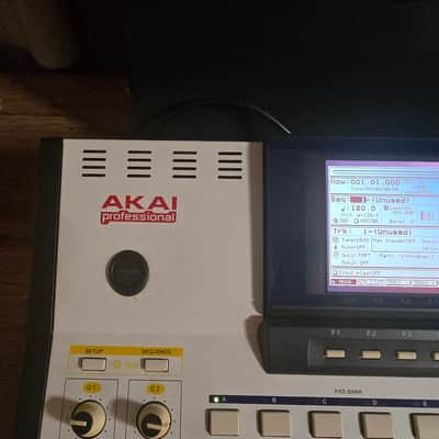 Akai MPC4000 Music Production Center 2002-2007 - Blue White image 3