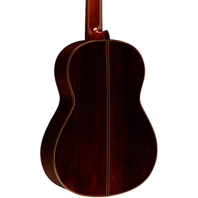 Yamaha Handcrafted Cedar Classical Gtr W/Case image 3