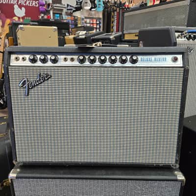 Fender Deluxe Reverb 2-Channel 22-Watt 1x12" Guitar Combo 1970s - Silverface image 1