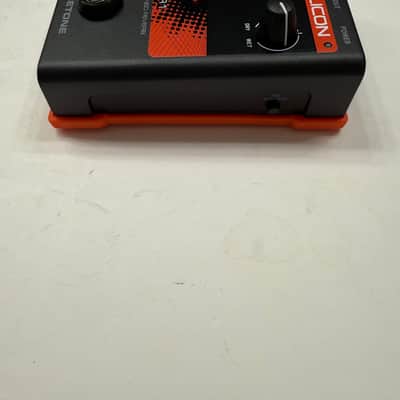 TC Helicon Voicetone R1 Vocal Tuned Reverb Effect Processor Pedal + Box & PSU image 6