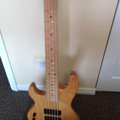 G&L L5500 5 string bass guitar, lefty image 4