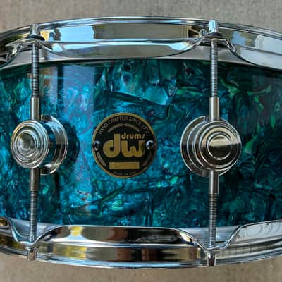 DW 5.5x14 1990s Collectors maple snare drum - Electric Turquoise image 2
