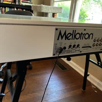 Mellotron M4000D 2010 - Present - White image 2