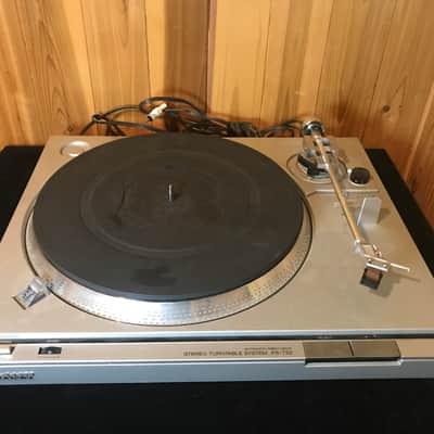 Sony PS-T22 automatic direct drive vintage turntable Silver record