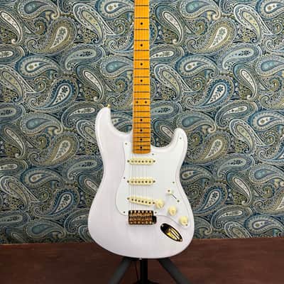 Fender Limited Edition American Vintage II 1957 Stratocaster White Blonde w/Tweed Hard Case image 2