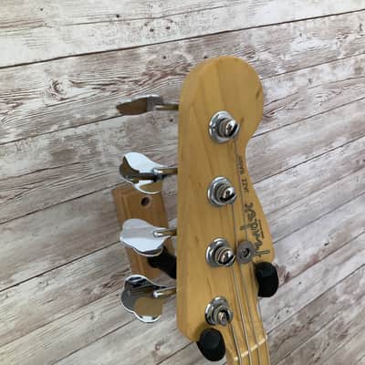 Used 2004 Fender American Series Jazz Bass with Maple Fretboard image 6