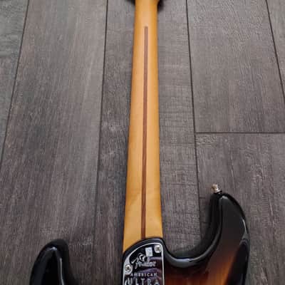 Fender American Ultra Luxe Stratocaster 2021 2-Color Sunburst Stainless Frets w/ Case image 5