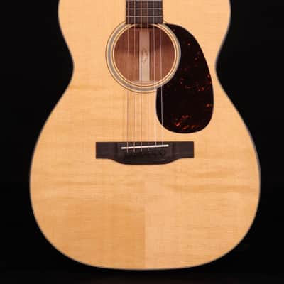 Martin 00-18 Standard Series Acoustic image 1
