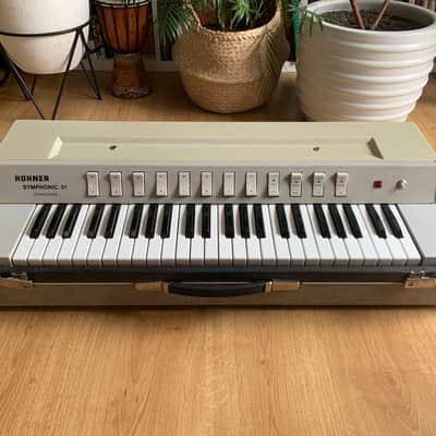 Hohner Symphonic 31 '60s - wooden image 3