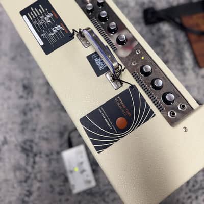 Gibson Dual Falcon 20 2-Channel 15-Watt 2x10" Guitar Combo 2024 - Present - Cream Bronco Vinyl with Oxblood Grille image 8
