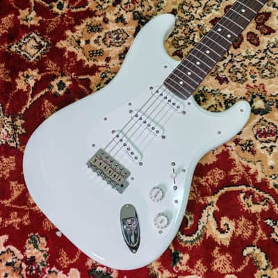 *NEW IN BOX* 2026 Fender Japan Artist Series, Limited Edition JUKJAE Stratocaster Baggy Olympic White, Fender Flagship Tokyo Store Exclusivity 🔥 image 6