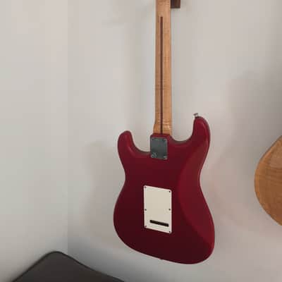 Fender Custom Shop Deluxe Stratocaster Abigail Ybarra Red Hot Pickups Flame Maple image 3