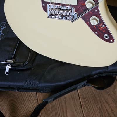 Fender American Performer Jazzmaster RWH - Vintage White image 12