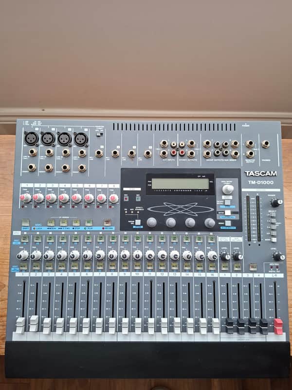 TASCAM TM-D1000