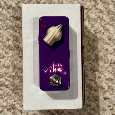 Lovepedal Pickle Vibe Tremolo/Vibrato | Reverb Canada