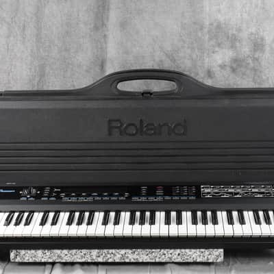 Roland D-50 Digital Polyphonic Synthesizer in Very Good Condition