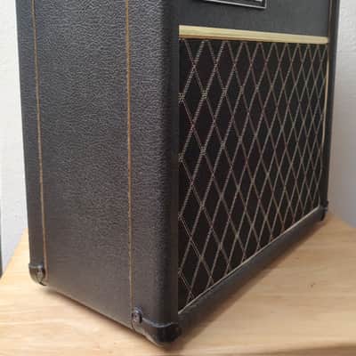 Vox V1011 Vintage Pathfinder 35-Watt peak 1x8" Solid State Guitar Combo 1966 - 1970 - Black image 4