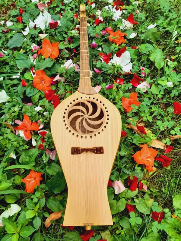 Georgian folk music instrument Panduri | String instrument Panduri | ფანდური | Fanduri image 1