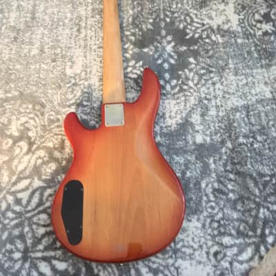 Yamaha BB-G5 5 String Electric Bass High Definition Tiger Amber Burst Top image 3