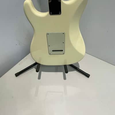 Fender GC USA Pro Stratocaster® HSS, Maple Fingerboard 2015 - Olympic White image 7