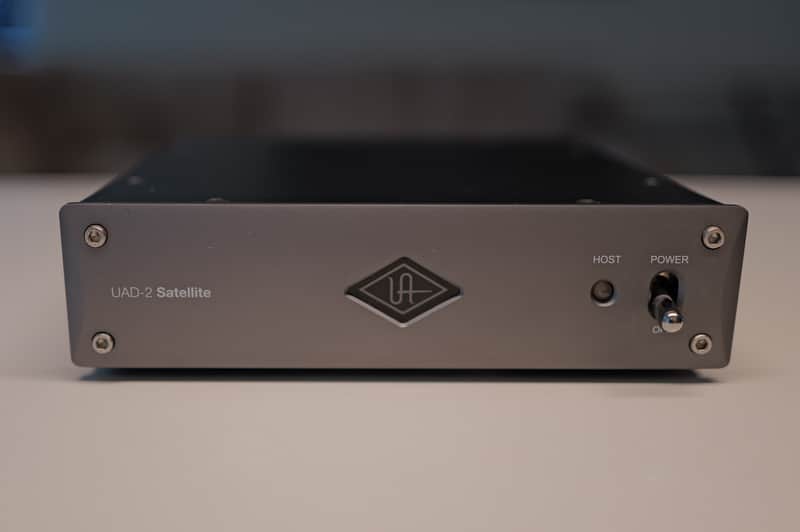 Universal Audio UAD-2 Satellite Thunderbolt 3 OCTO Core Desktop DSP Accelerator