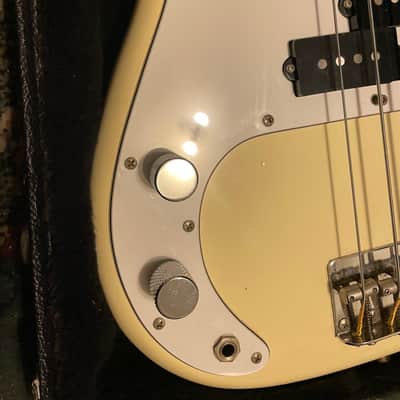 Fender Japan PB-331 Bass E-serial Left-Handed 1984 Vintage White image 9
