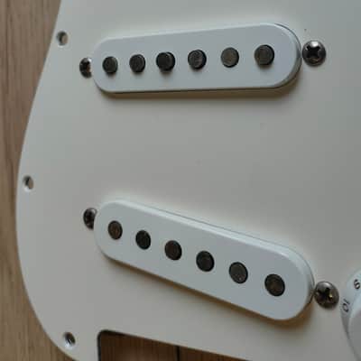 Loaded pickguard Stratocaster Custom Shop Ancho Poblano image 3