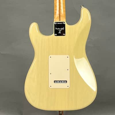 Fender Custom Classic Stratocaster 2004 - Honey Blonde image 7