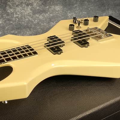 B.C. Rich Warlock Bass 1986 MIJ + Brand New Hardshell Case image 13