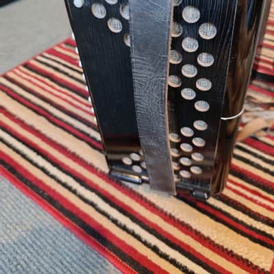 HOHNER Student IVM Lightweight Piano Accordion 32 Bass, German Original Akkordeon Musical Instrument, 2600 image 7