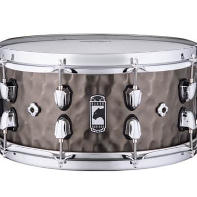 Mapex Mapex Black Panther Persuader 14x6.5 Hammered Brass Snare Drum image 1