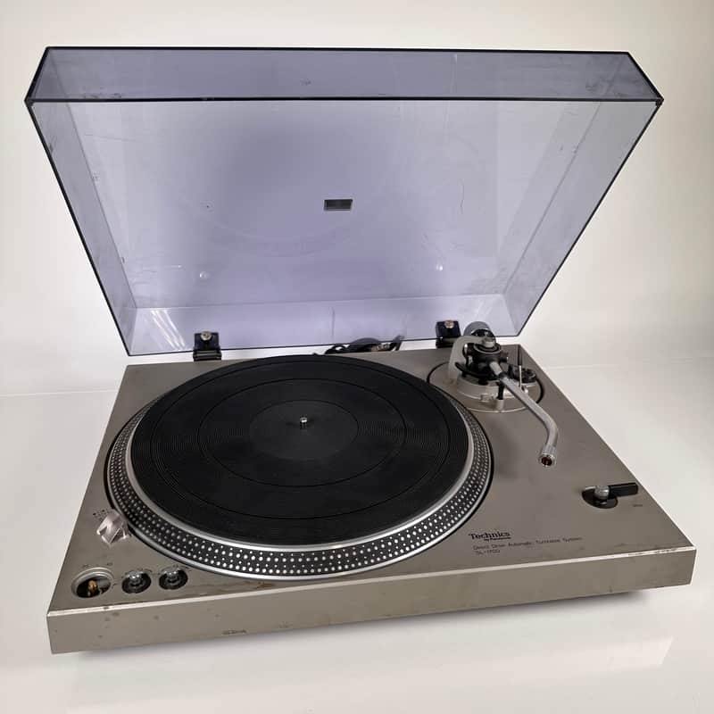 Vintage Technics SL-1700 Direct Drive Turntable Record Player Japan image 1
