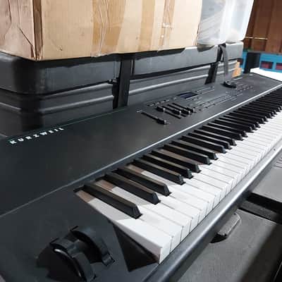 Kurzweil PC88 64-Voice, 88-key Performance Controller and Synthesizer